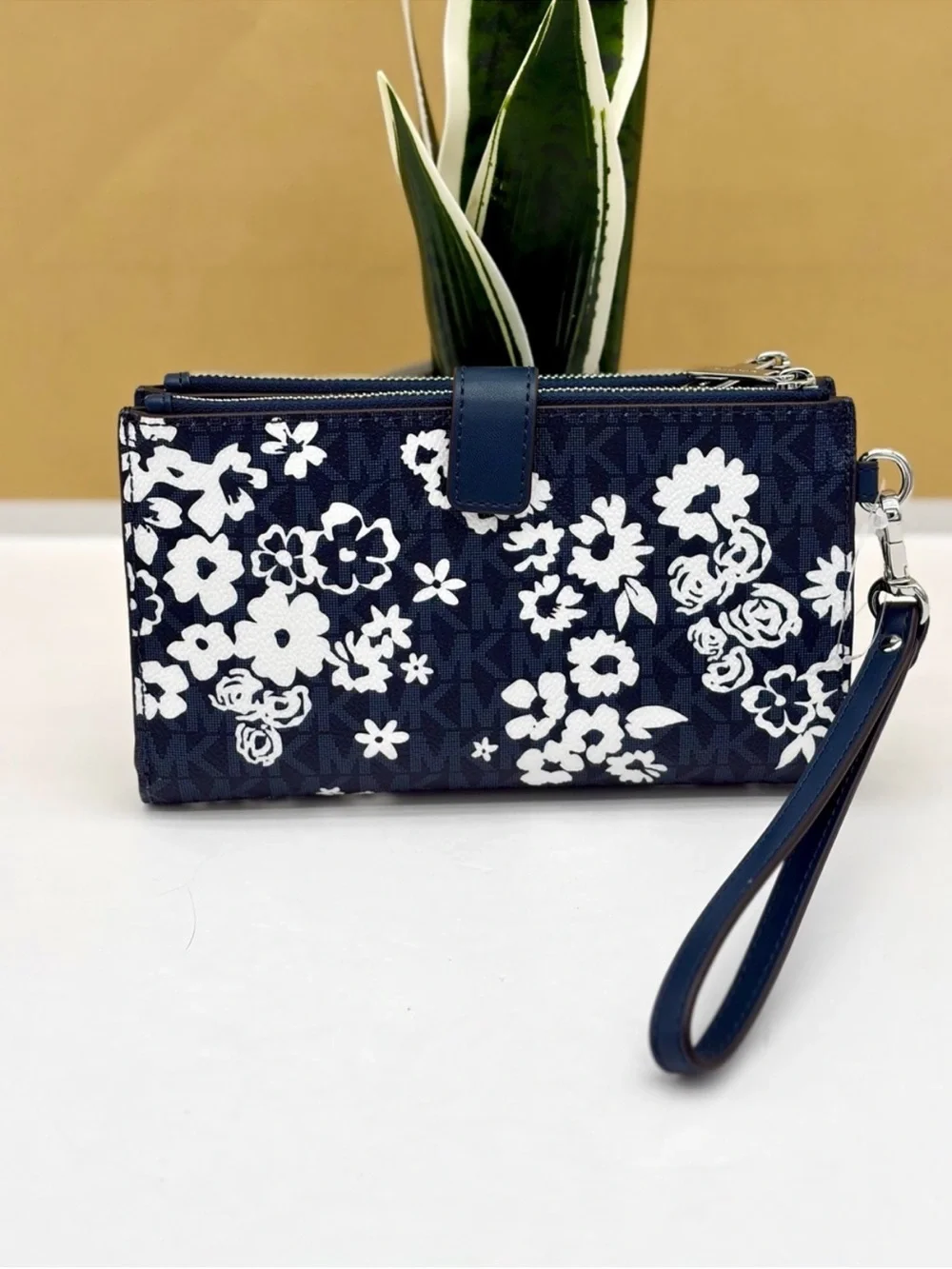 MICHAEL KORS Jet Set Travel Large Printed Signature Logo Wristlet Admiral